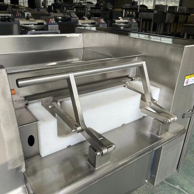 500kg 용량 전기 육류 가공 절단 기계 3kw 전력 주방 장비